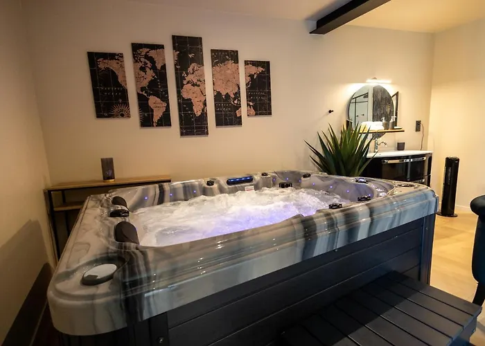 فندق مبيت وإفطار Les De Sonia Et Eric Couvains (Manche)